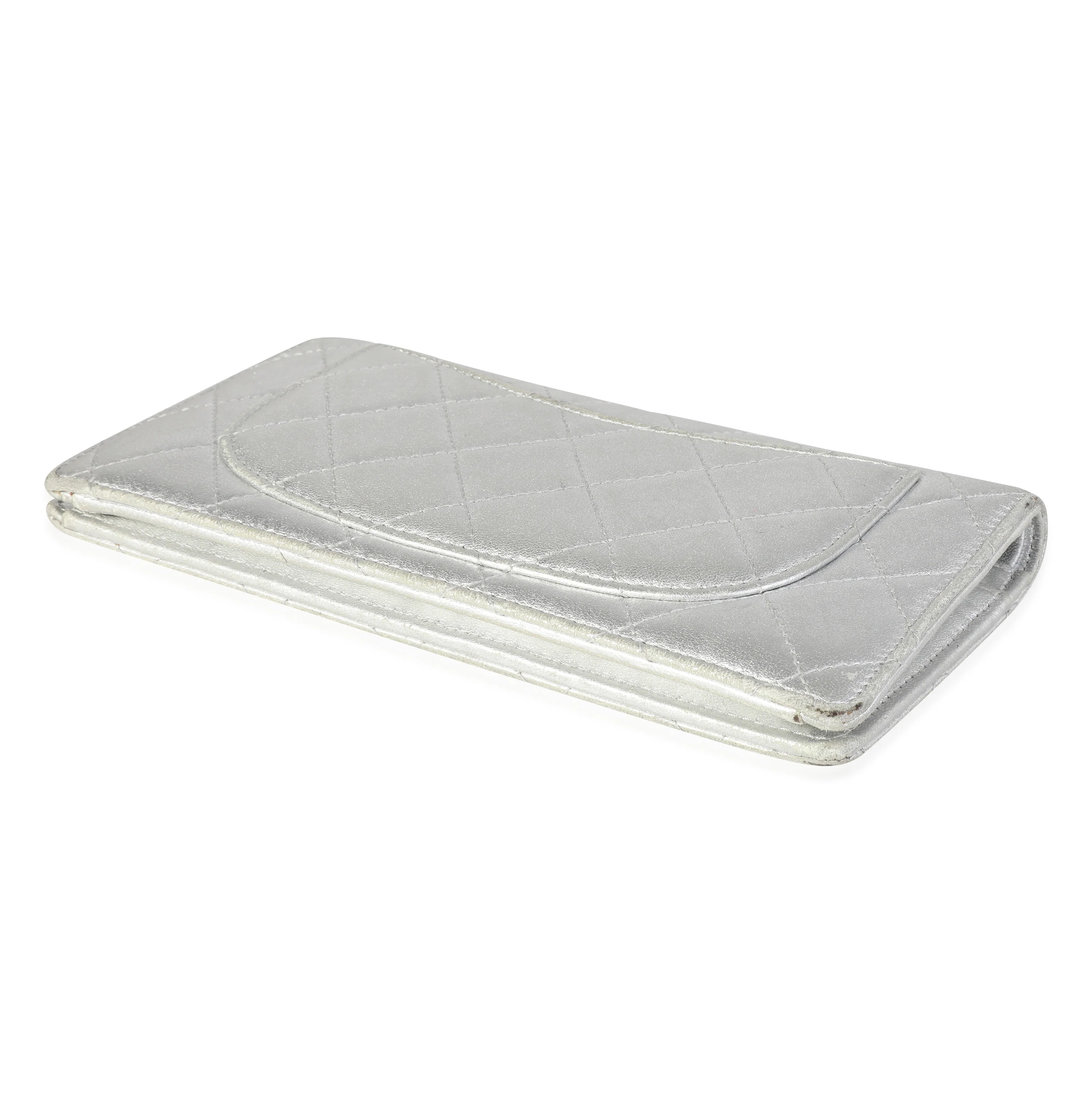 Chanel Metallic Silver Quilted Lambskin Leather CC L-Yen Wallet - Image 5